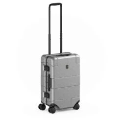 Victorinox Lexicon Framed Frequent Flyer S - 4-Rollen-Kabinentrolley 55 Cm -Taschen Discounter Victorinox Lexicon Framed Frequent Flyer 4 Rollen Kabinentrolley 55 cm silver 610538 4